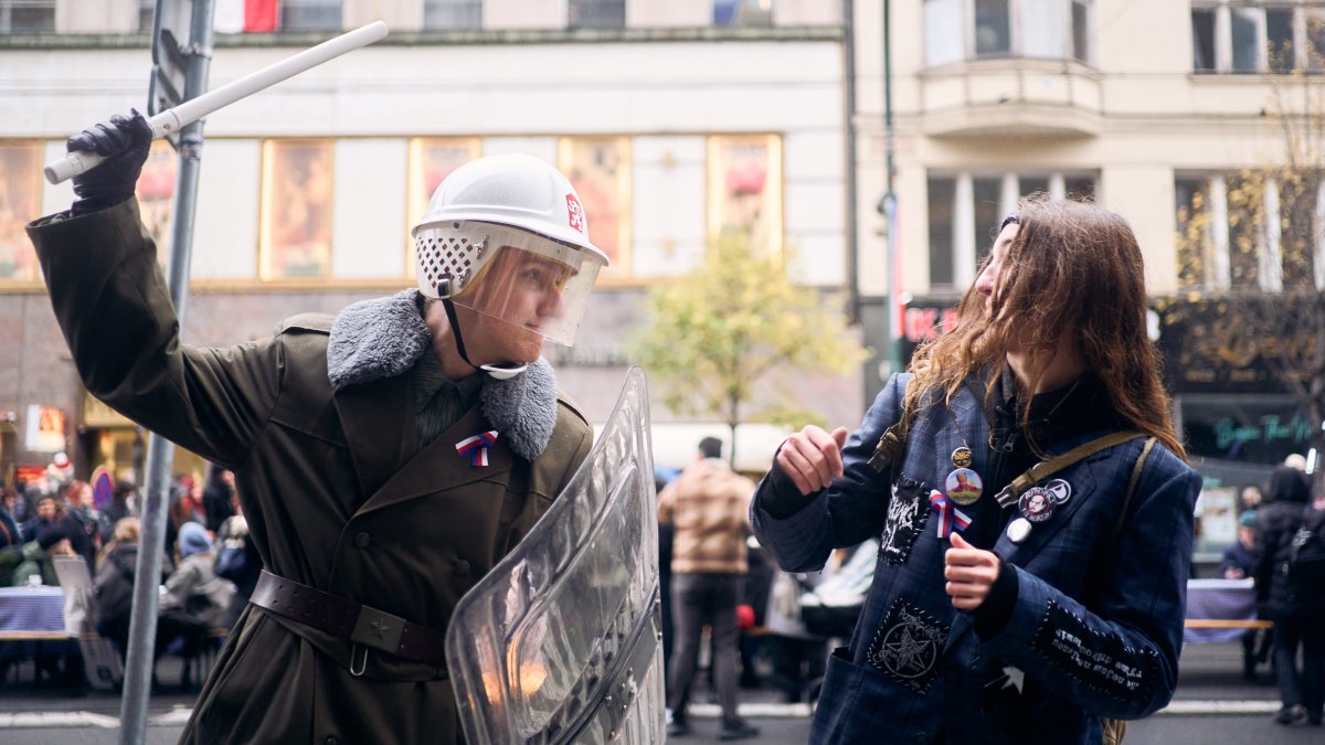 Češi si připomínají události spojené se 17. listopadem. (17.11.2025)