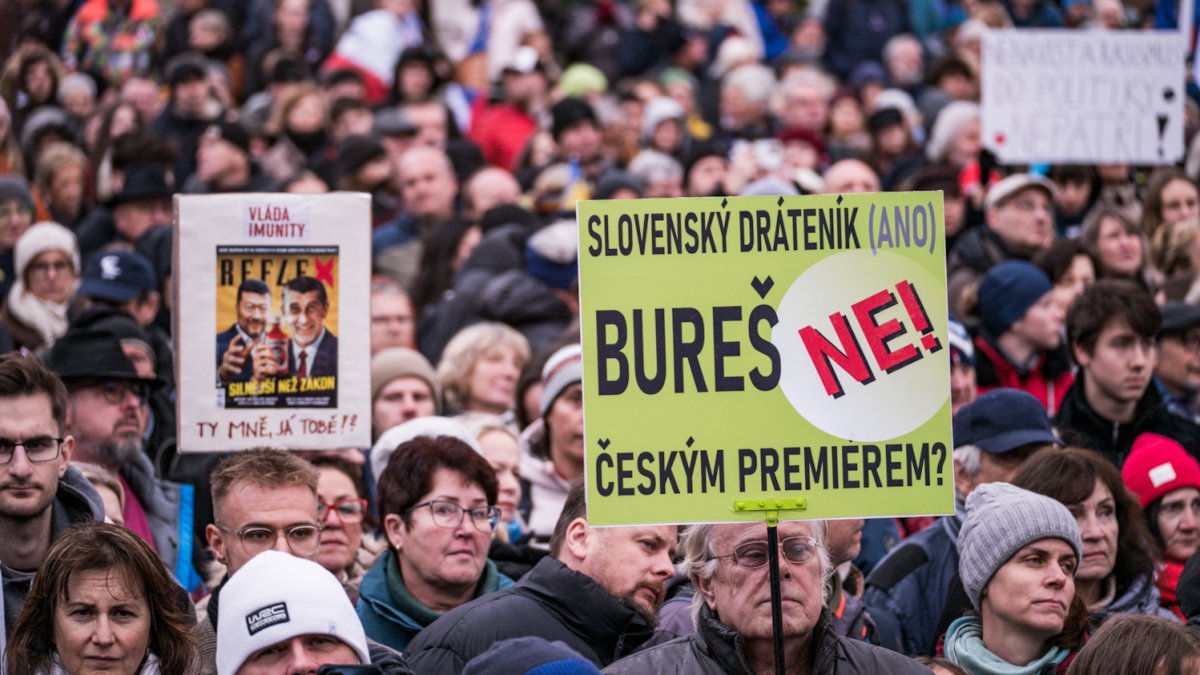 Češi dnes také demonstrovali. (17.11.2025)