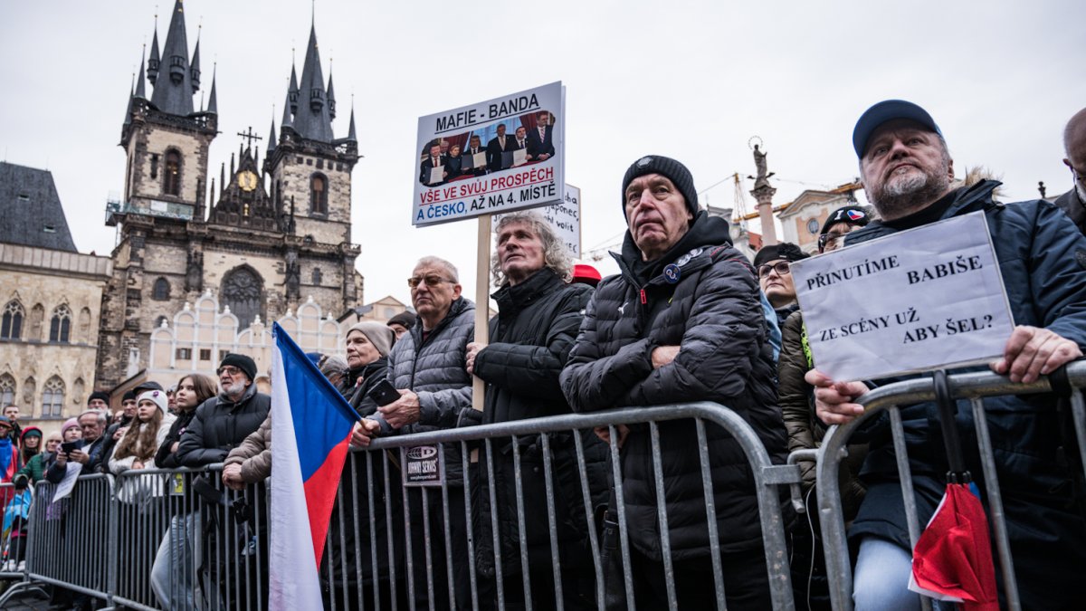 Češi dnes také demonstrovali. (17.11.2025)