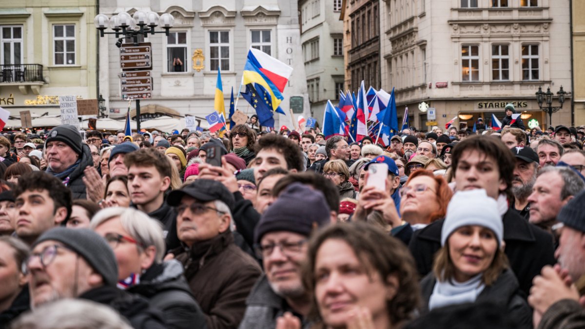 Češi dnes také demonstrovali. (17.11.2025)