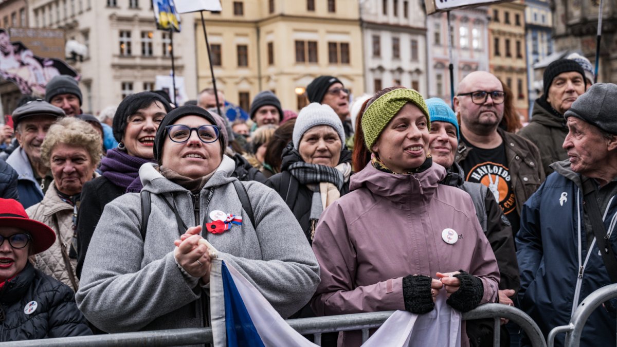 Češi dnes také demonstrovali. (17.11.2025)
