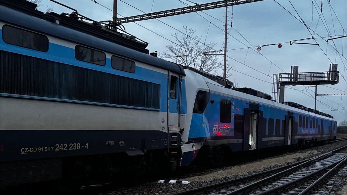 Na Českobudějovicku se srazily dva vlaky. (20.11.2025)