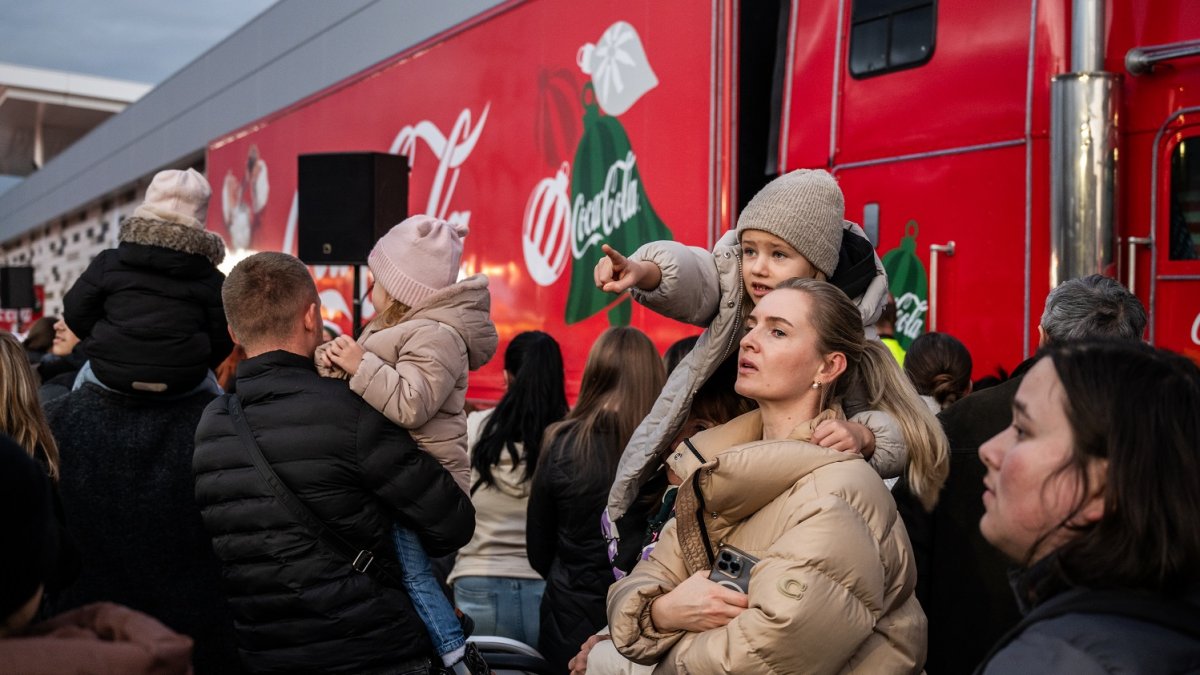 Vánoční Coca-Cola kamion zahájil turné u Westfieldu Černý Most (10.12.2025)