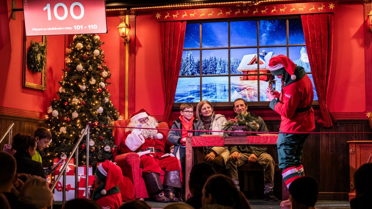 Vánoční Coca-Cola kamion zahájil turné u Westfieldu Černý Most (10.12.2025)