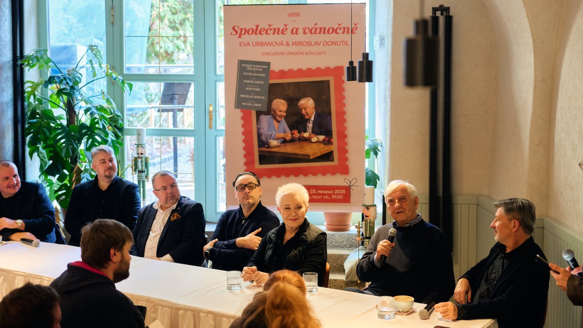 Eva Urbanová a Miroslav Donutil přichystali několik vánočních koncertů.