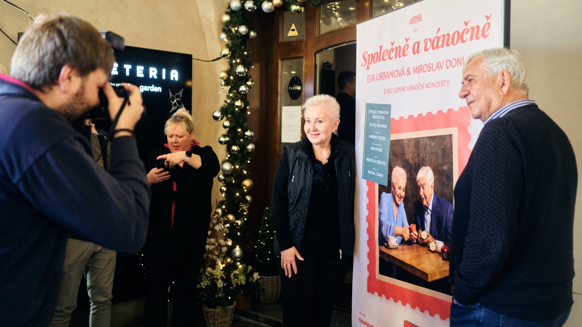 Eva Urbanová a Miroslav Donutil přichystali několik vánočních koncertů.