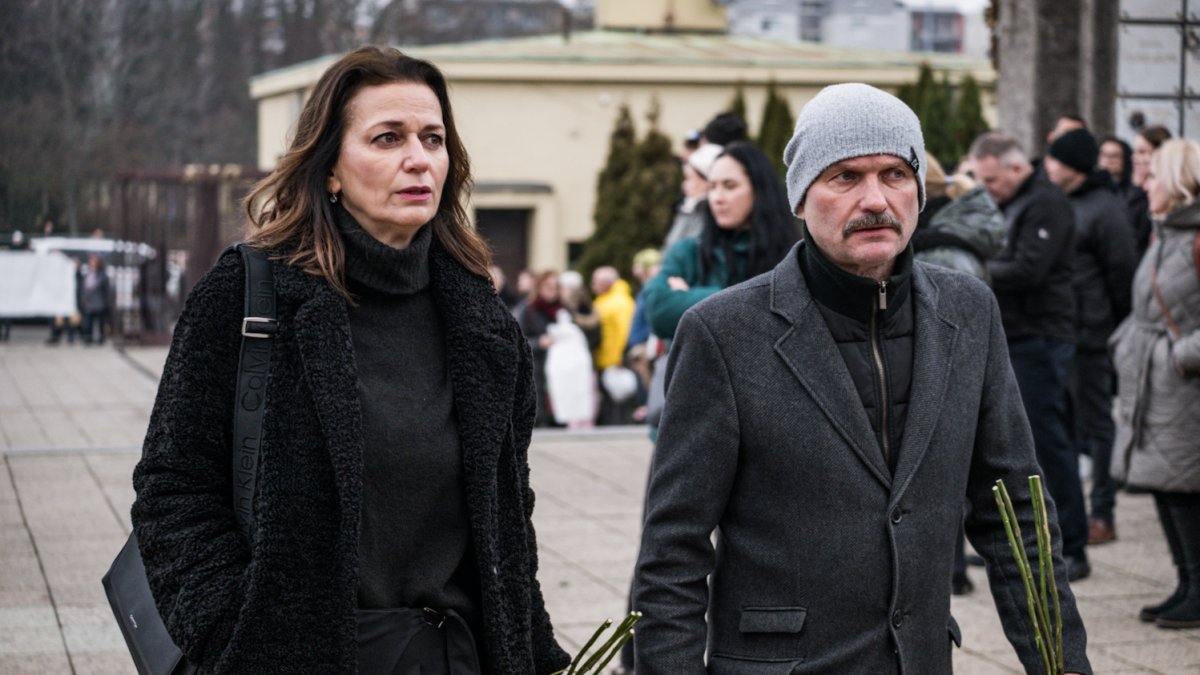 Blízcí a přátelé se rozloučili s moderátorem Patrikem Hezuckým. (12.12.2025)