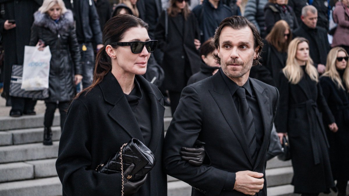 Blízcí a přátelé se rozloučili s moderátorem Patrikem Hezuckým. (12.12.2025)