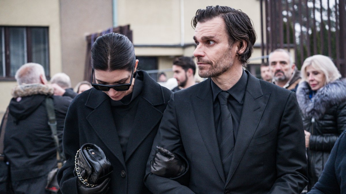 Blízcí a přátelé se rozloučili s moderátorem Patrikem Hezuckým. (12.12.2025)