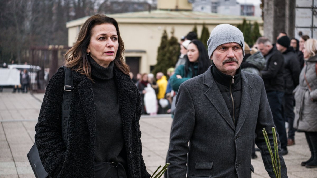 Blízcí a přátelé se rozloučili s moderátorem Patrikem Hezuckým. (12.12.2025)