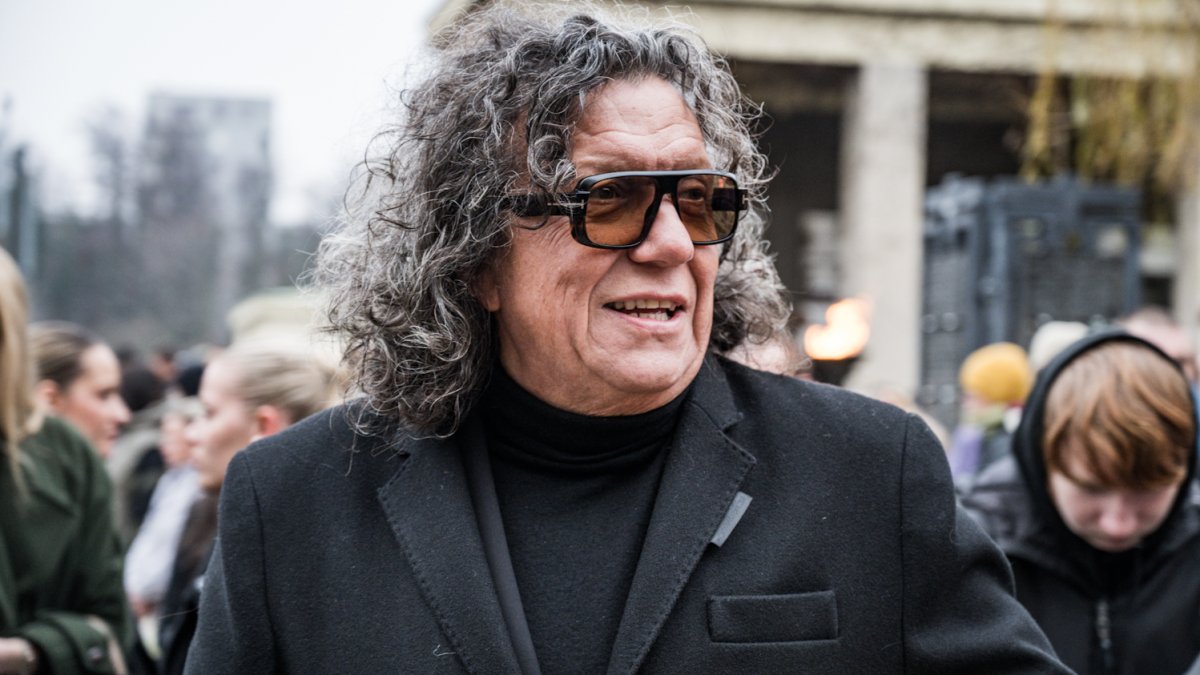 Blízcí a přátelé se rozloučili s moderátorem Patrikem Hezuckým. (12.12.2025)