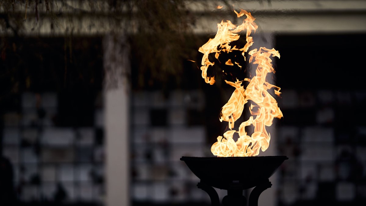 Blízcí a přátelé se rozloučili s moderátorem Patrikem Hezuckým. (12.12.2025)