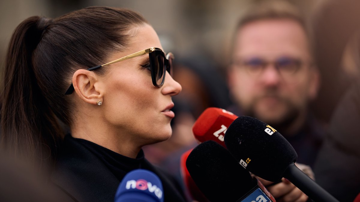 Blízcí a přátelé se rozloučili s moderátorem Patrikem Hezuckým. (12.12.2025)