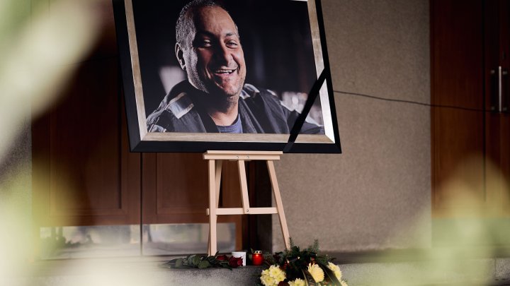 Blízcí a přátelé se rozloučili s moderátorem Patrikem Hezuckým. (12.12.2025)