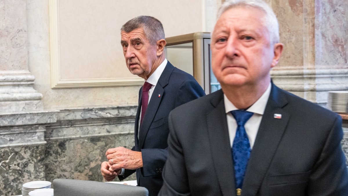 Nová Babišova vláda poprvé zasedala. (15.12.2025)