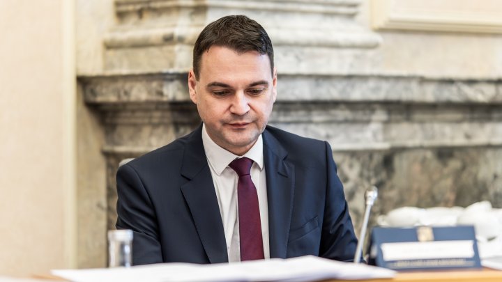 Petr Macinka na zasedání nové vlády