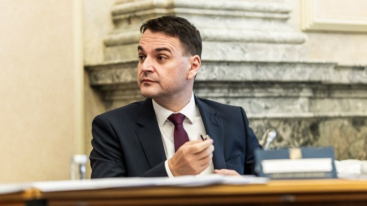 Petr Macinka na zasedání nové vlády