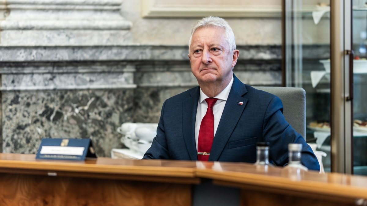 Jaromír Zůna na zasedání nové vlády