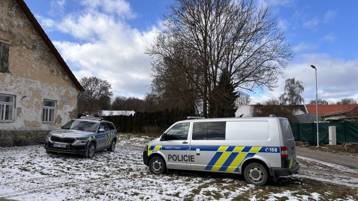 Policie vyšetřuje vraždu ženy na Strakonicku. (3.1.2026)