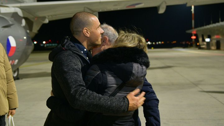 Jan Darmovzal přistál v Česku