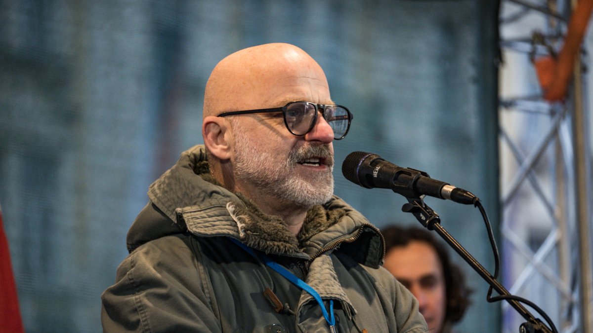 Česko na Staroměstském a Václavském náměstí mohutně demonstruje na podporu Pavla