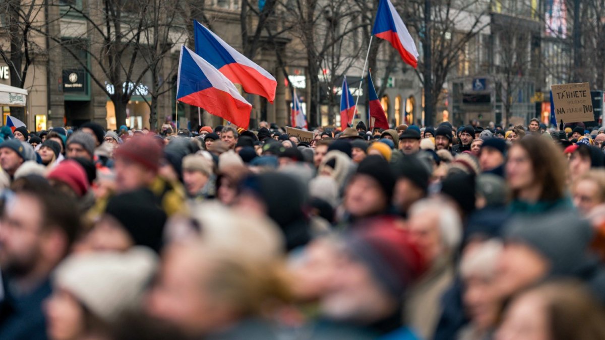 Česko na Staroměstském a Václavském náměstí mohutně demonstruje na podporu Pavla