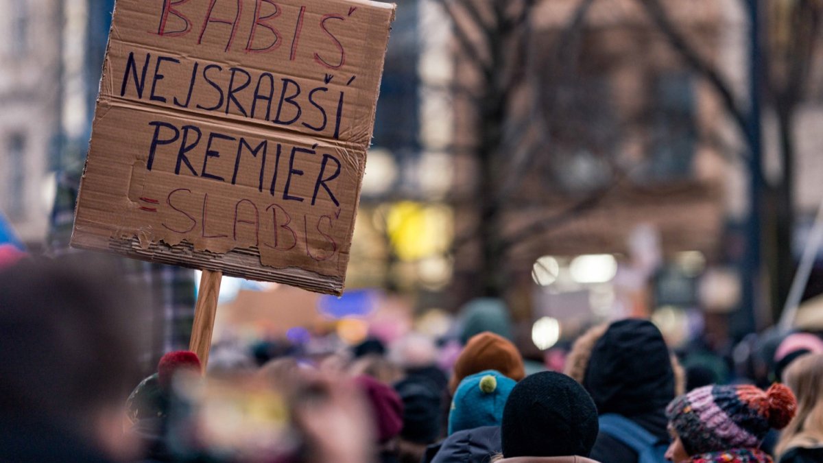 Česko na Staroměstském a Václavském náměstí mohutně demonstruje na podporu Pavla