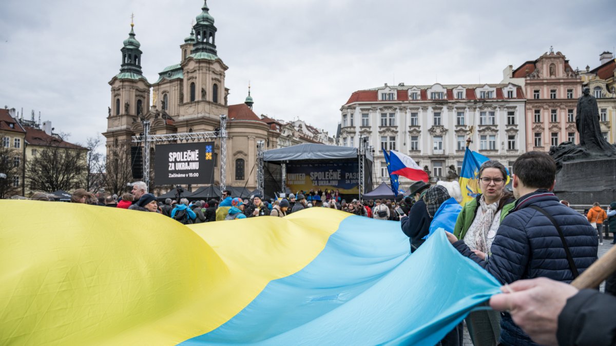 Na Staroměstském náměstí se koná demonstrace na podporu Ukrajiny. (21.2.2026)