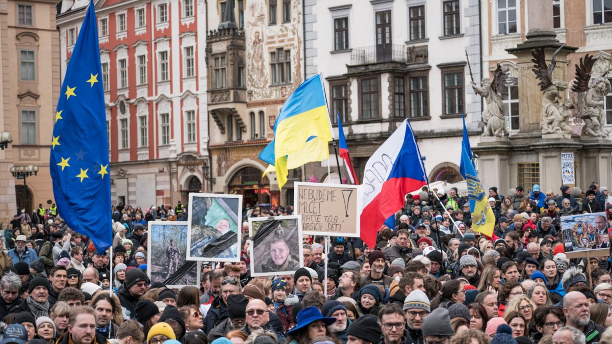 Na Staroměstském náměstí se koná demonstrace na podporu Ukrajiny. (21.2.2026)