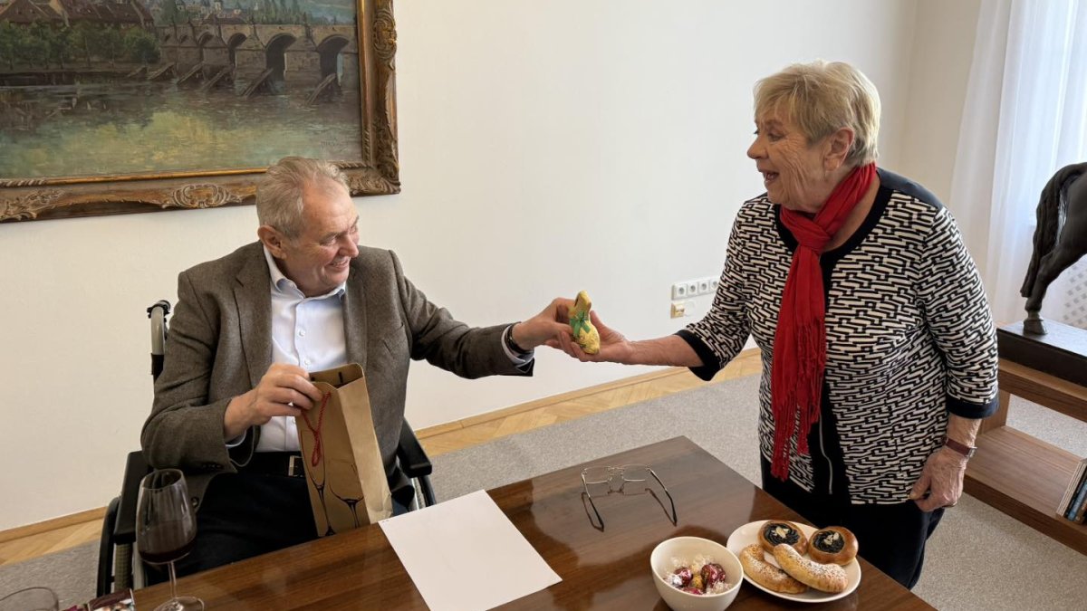 Exprezidenta Miloše Zemana navštívila Jaroslava Obermaierová.