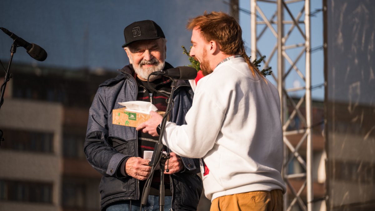 Lidé se sešli na Letenské pláni na shromáždění Milionu chvilek pro demokracii. (21.3.2026)