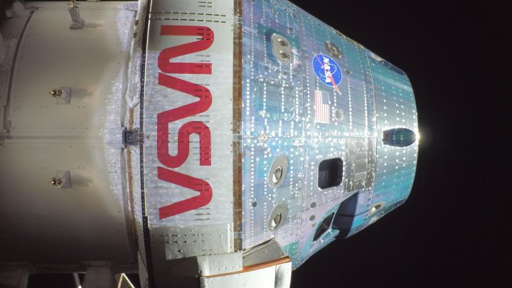 Posádka lodi Orion poslala na Zemi první snímky z vesmíru