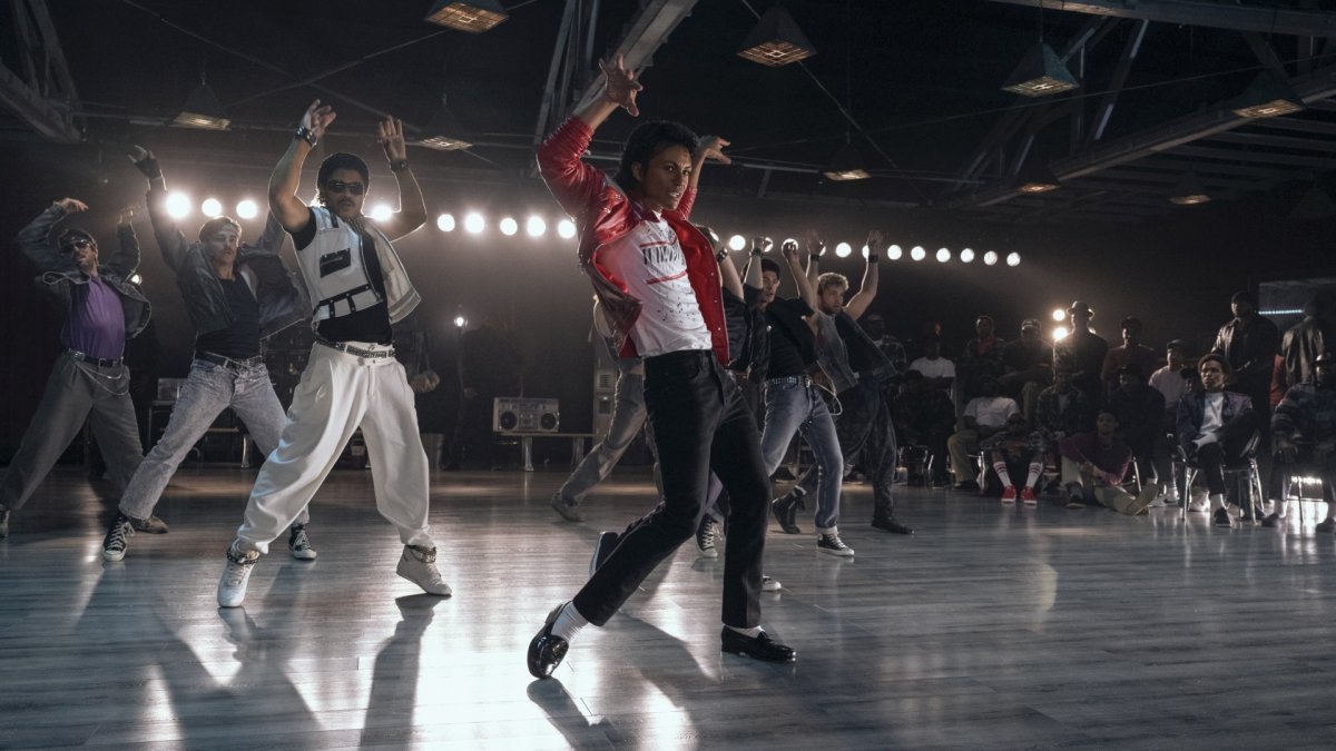 Filmový příběh Michaela Jacksona dorazil do českých kin. 