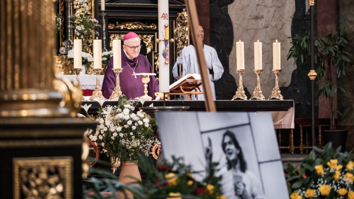 Češi se rozloučili s hercem Janem Potměšilem