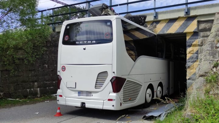 Na jihu Čech havaroval autobus. (16.6.2026)