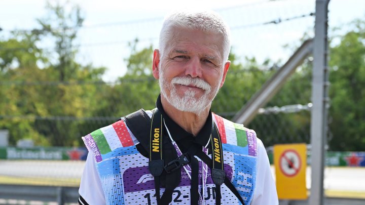 Petr Pavel se objevil na facebookovém profilu Formule 1.