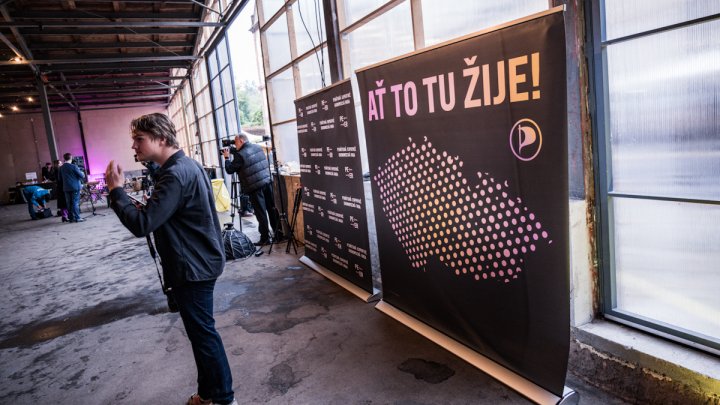 Volební štáb Pirátské strany. 