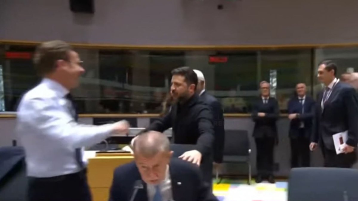 Volodymyr Zelenskyj přišel na summit EU