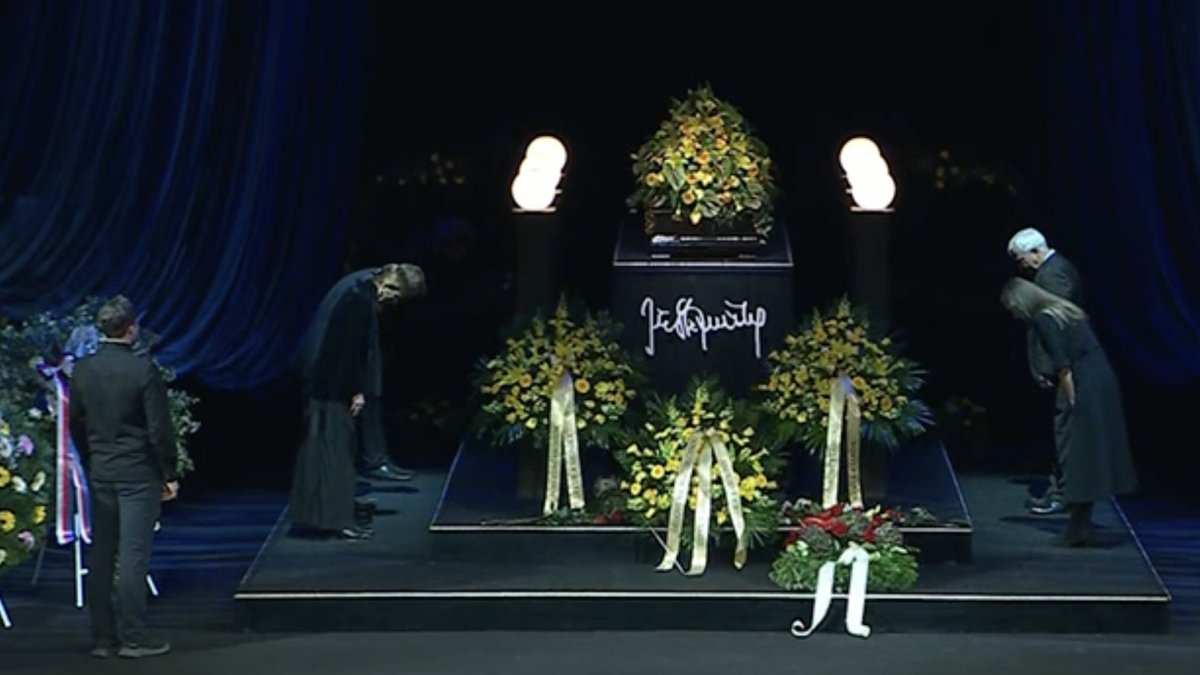 V Národním divadle proběhlo poslední rozloučení s Jiřím Štěpničkou. (20.10.2026)